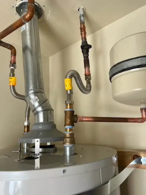 Water heater installation and plumbing repair in Pawtucketville
